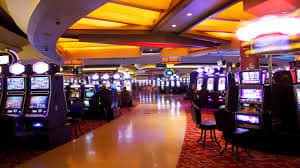 Filipino player browsing live casino and sports betting on jlbos mobile